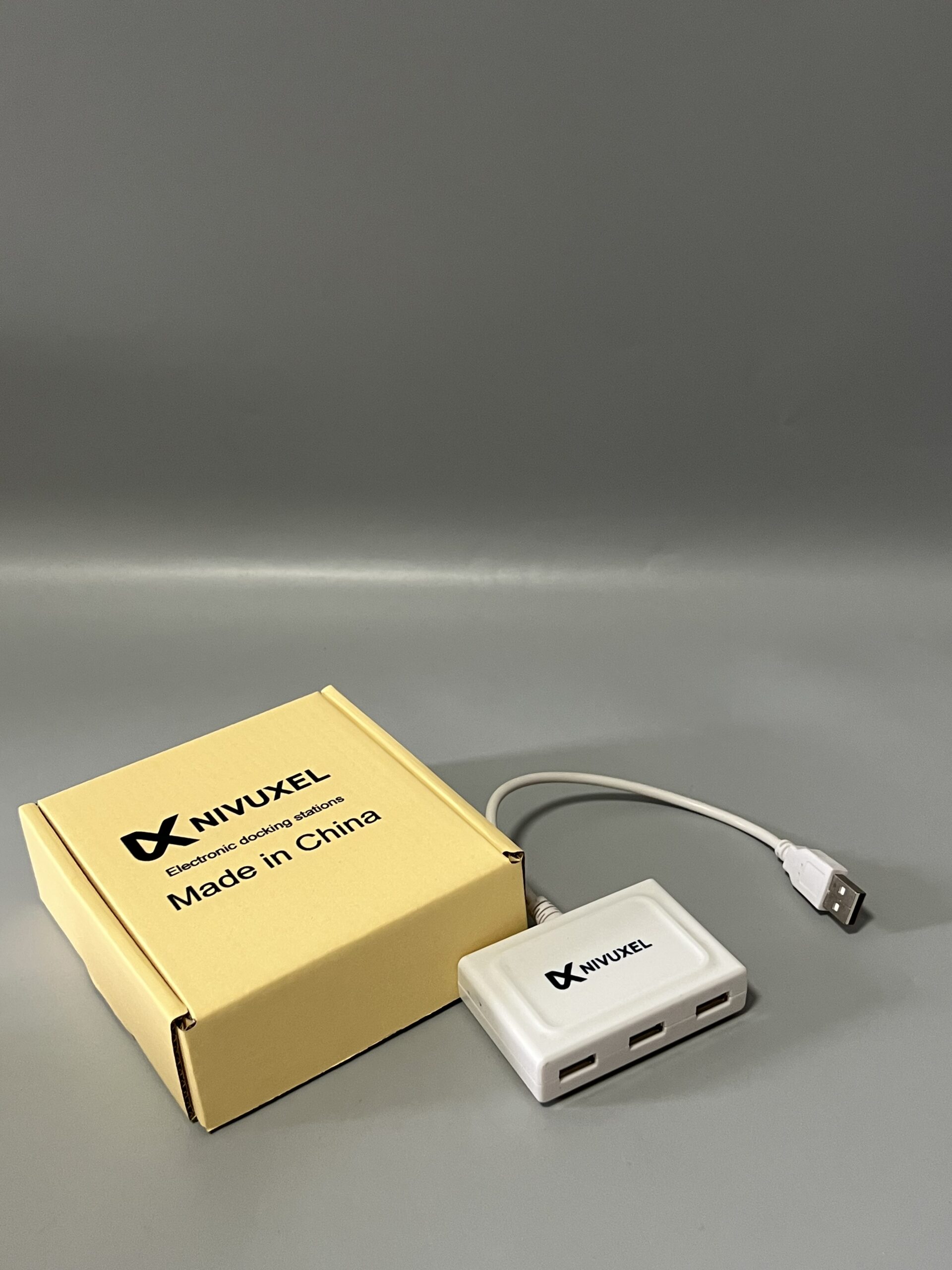 NIVUXEL Three-in-one electronic docking station